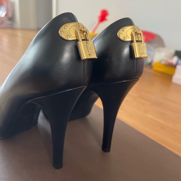 AUTHENTIC Louis Vuitton locket pumps high heels ☀️ - Picture 5 of 17
